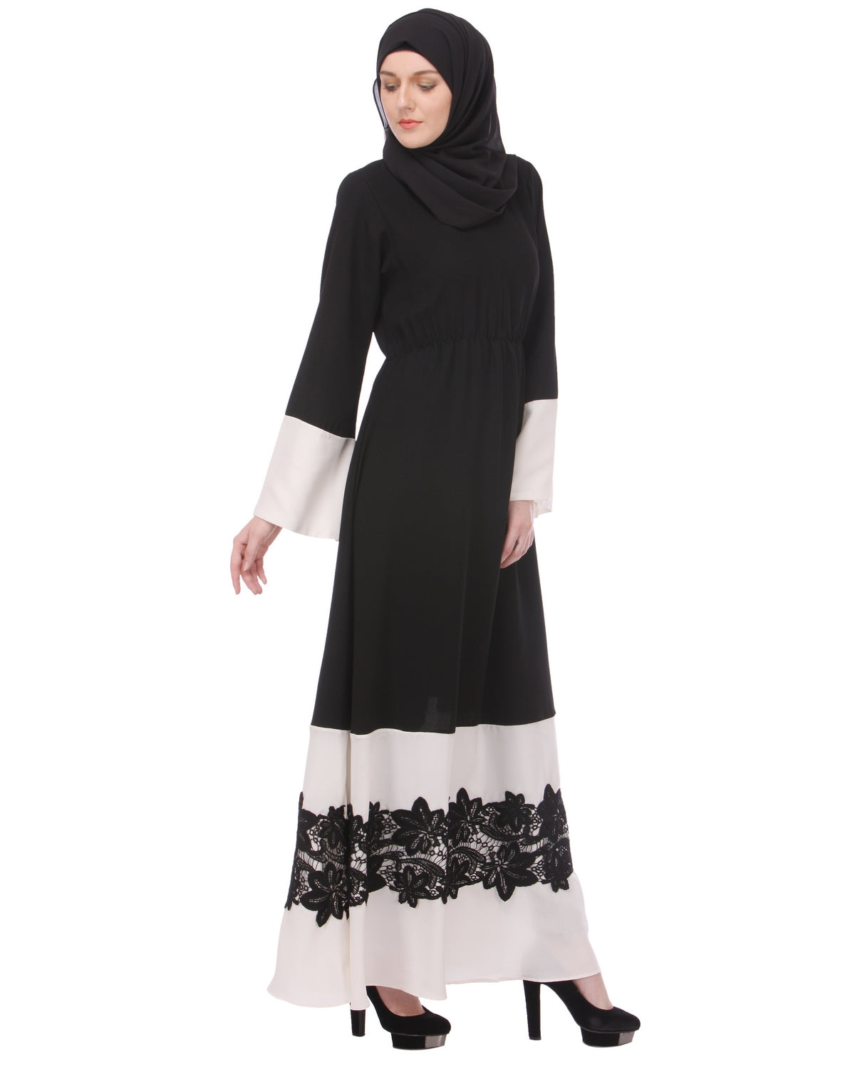 Closed Black & White Abaya With Applique
