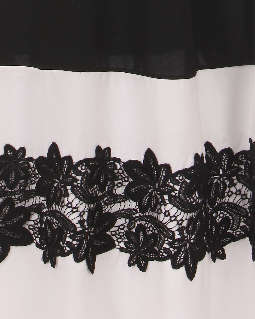 Closed Black & White Abaya With Applique