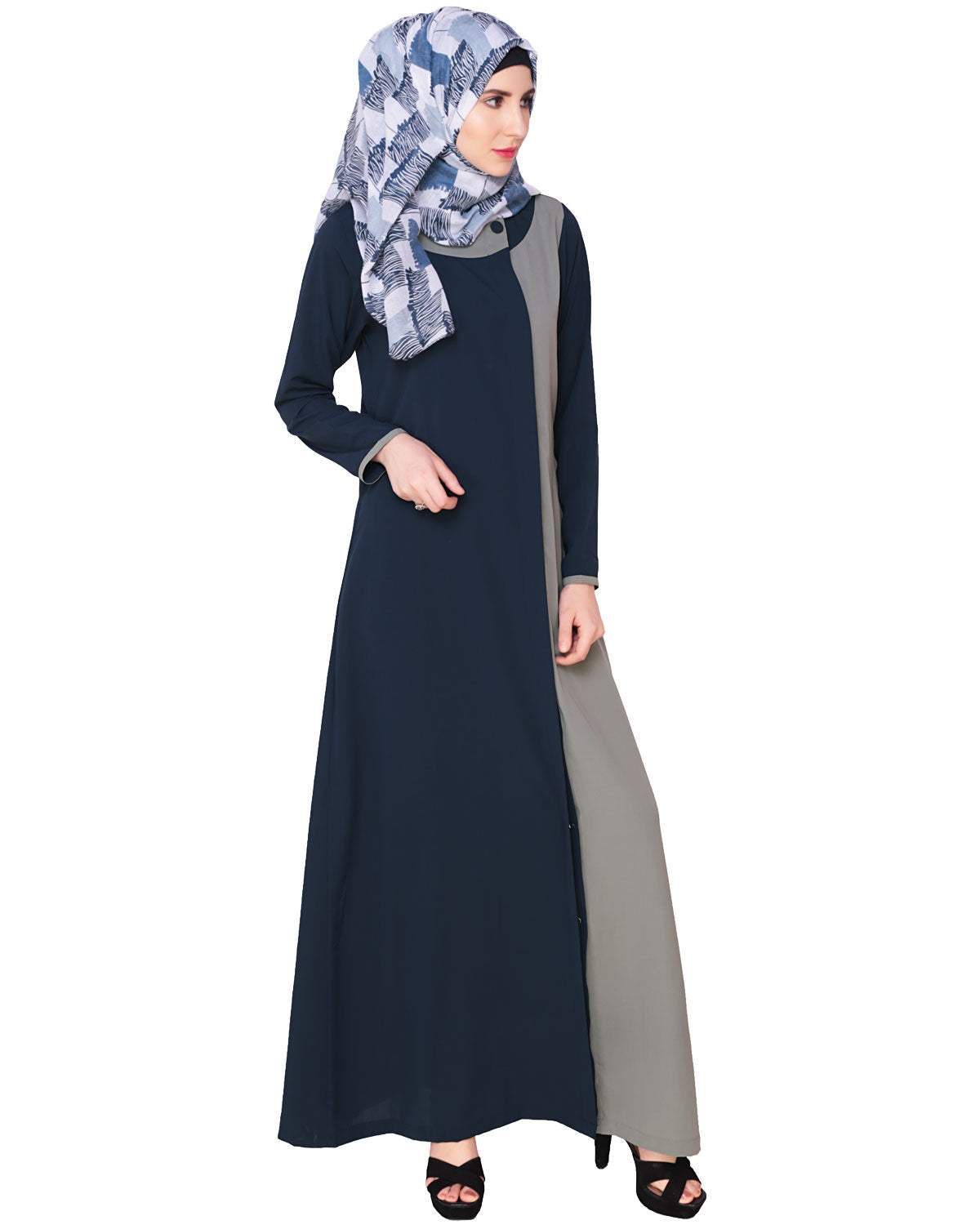 Sophisticated Panel Abaya