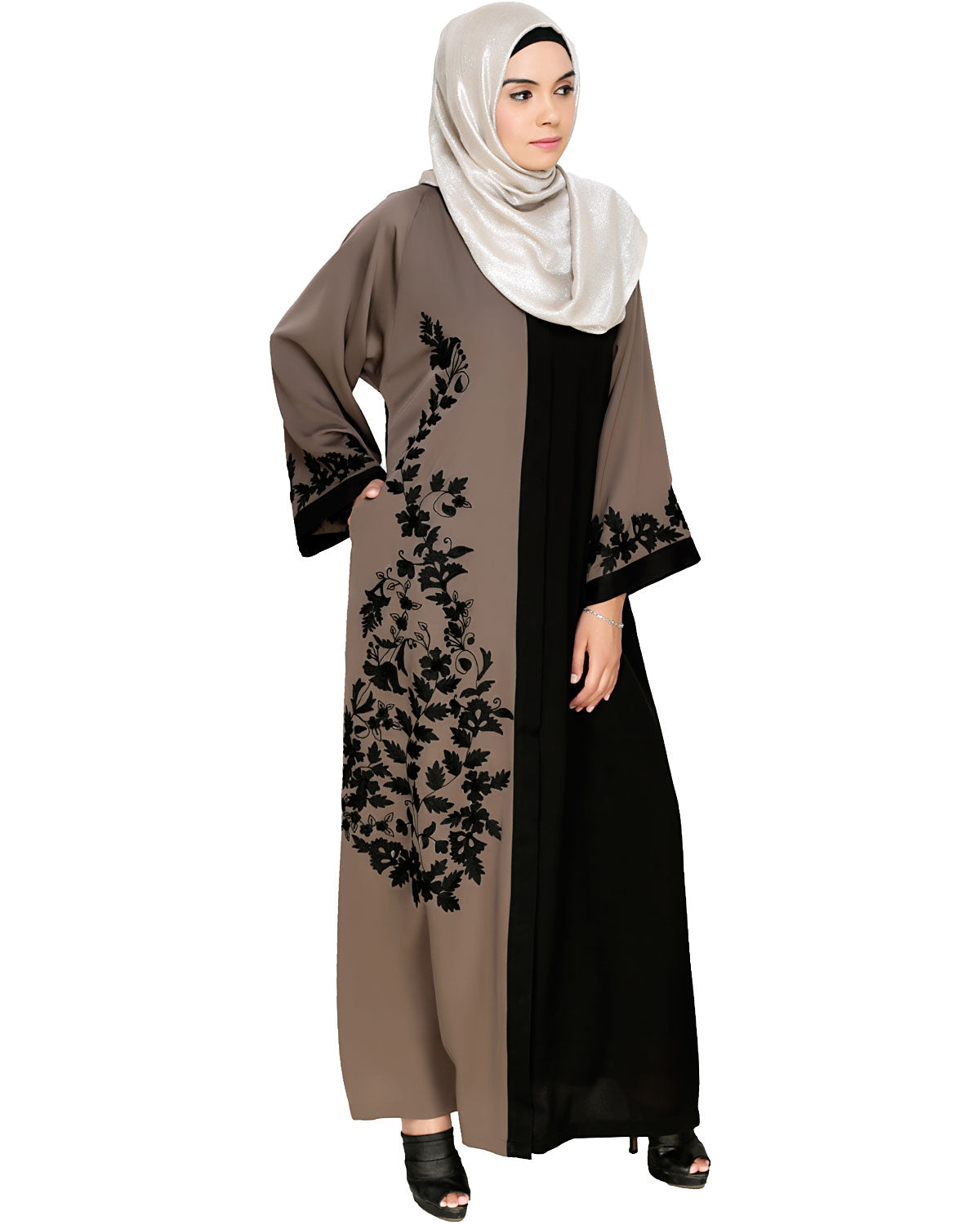 Wanderlust Embroidery Dubai Style Abaya