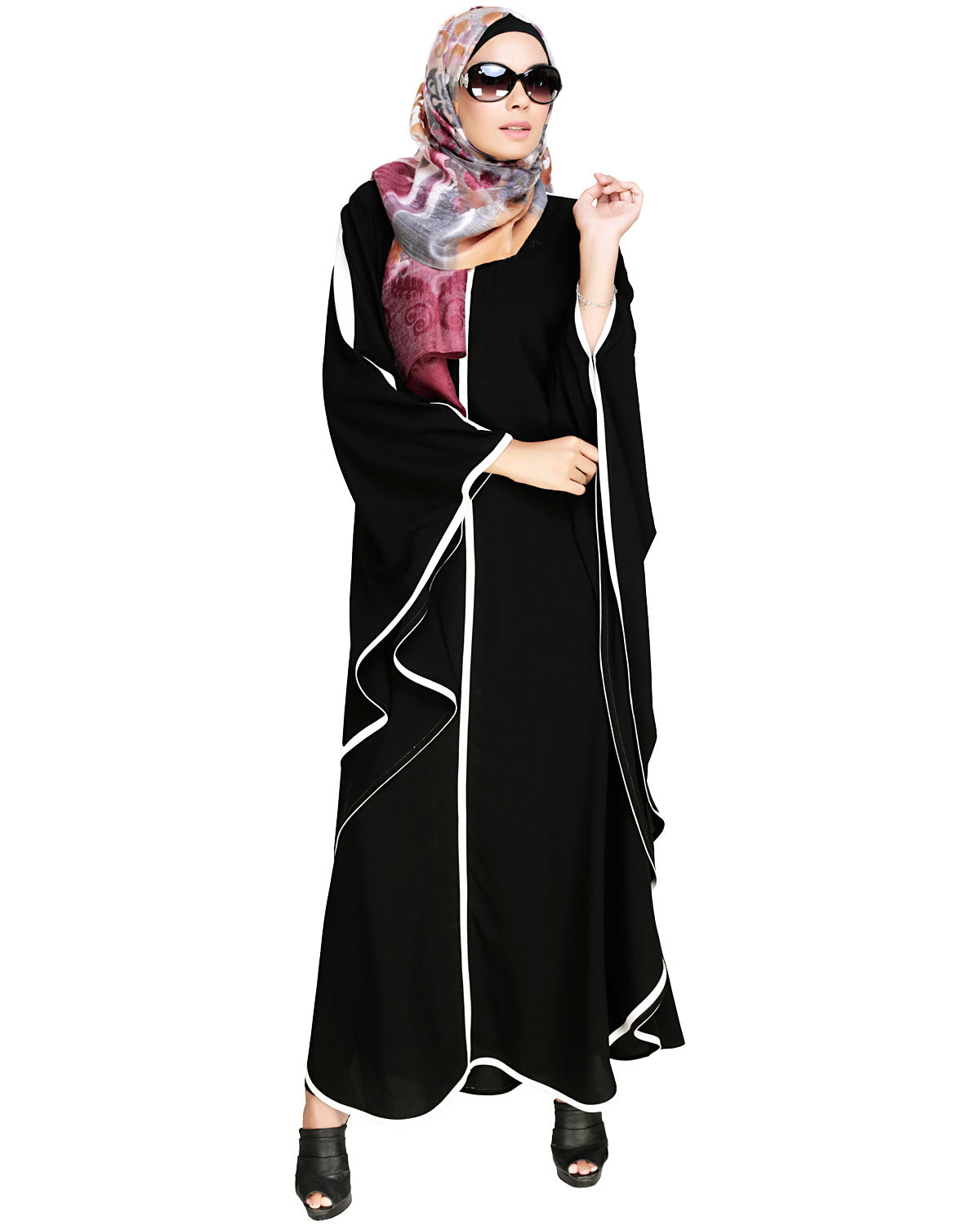 Modish Kaftan With Detailing