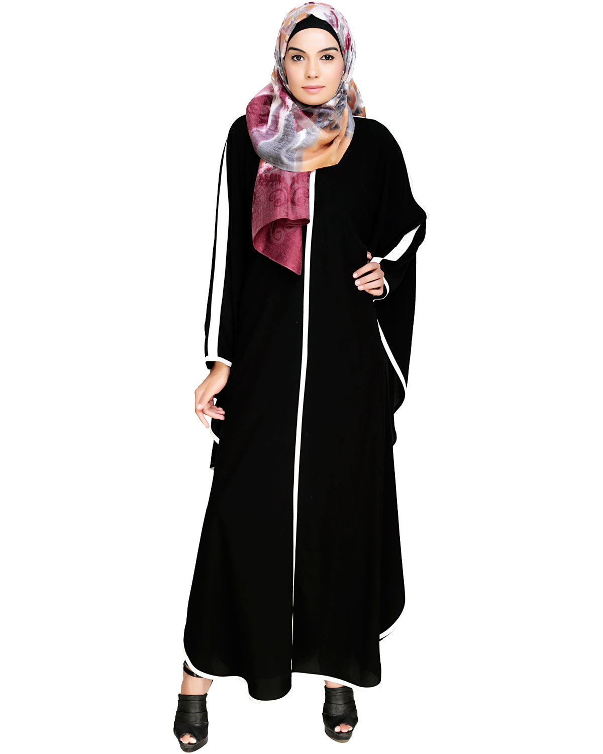 Modish Kaftan With Detailing