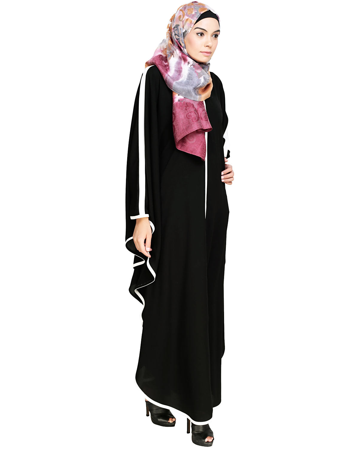 Modish Kaftan With Detailing