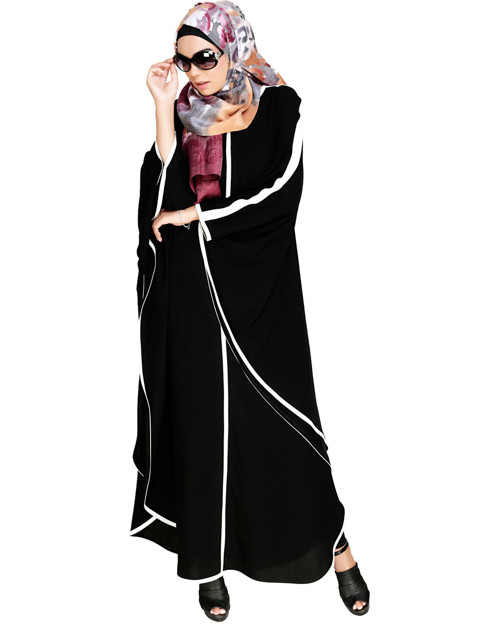 Modish Kaftan With Detailing