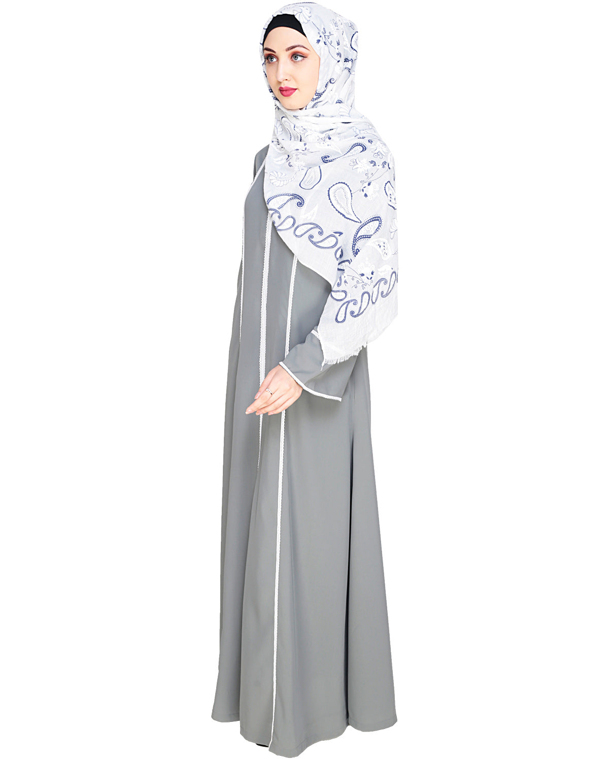 Snazzy Lace Abaya