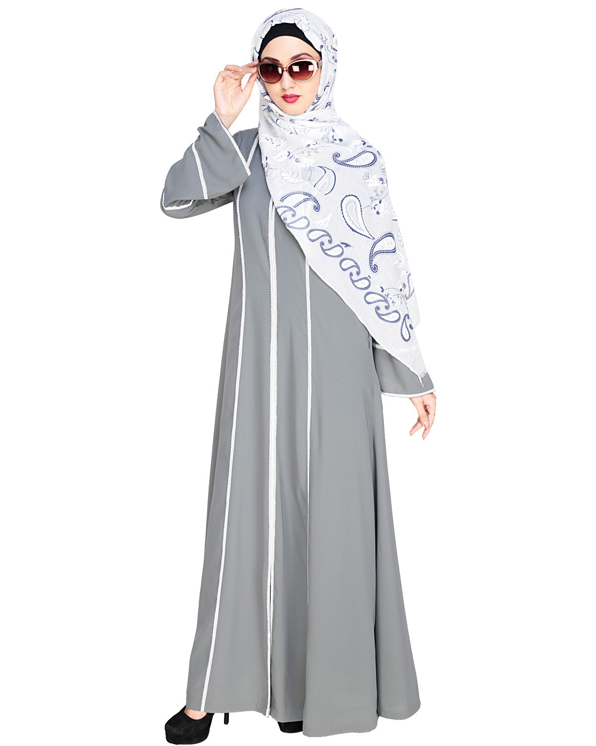 Snazzy Lace Abaya