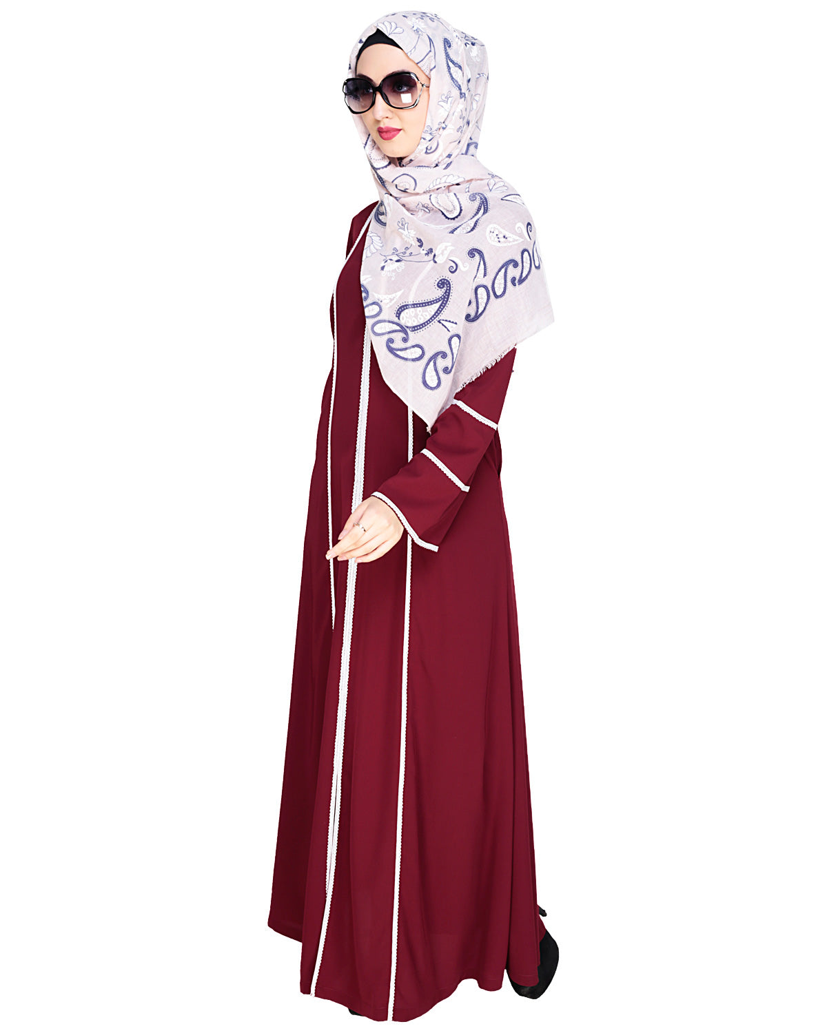 Snazzy Lace Abaya