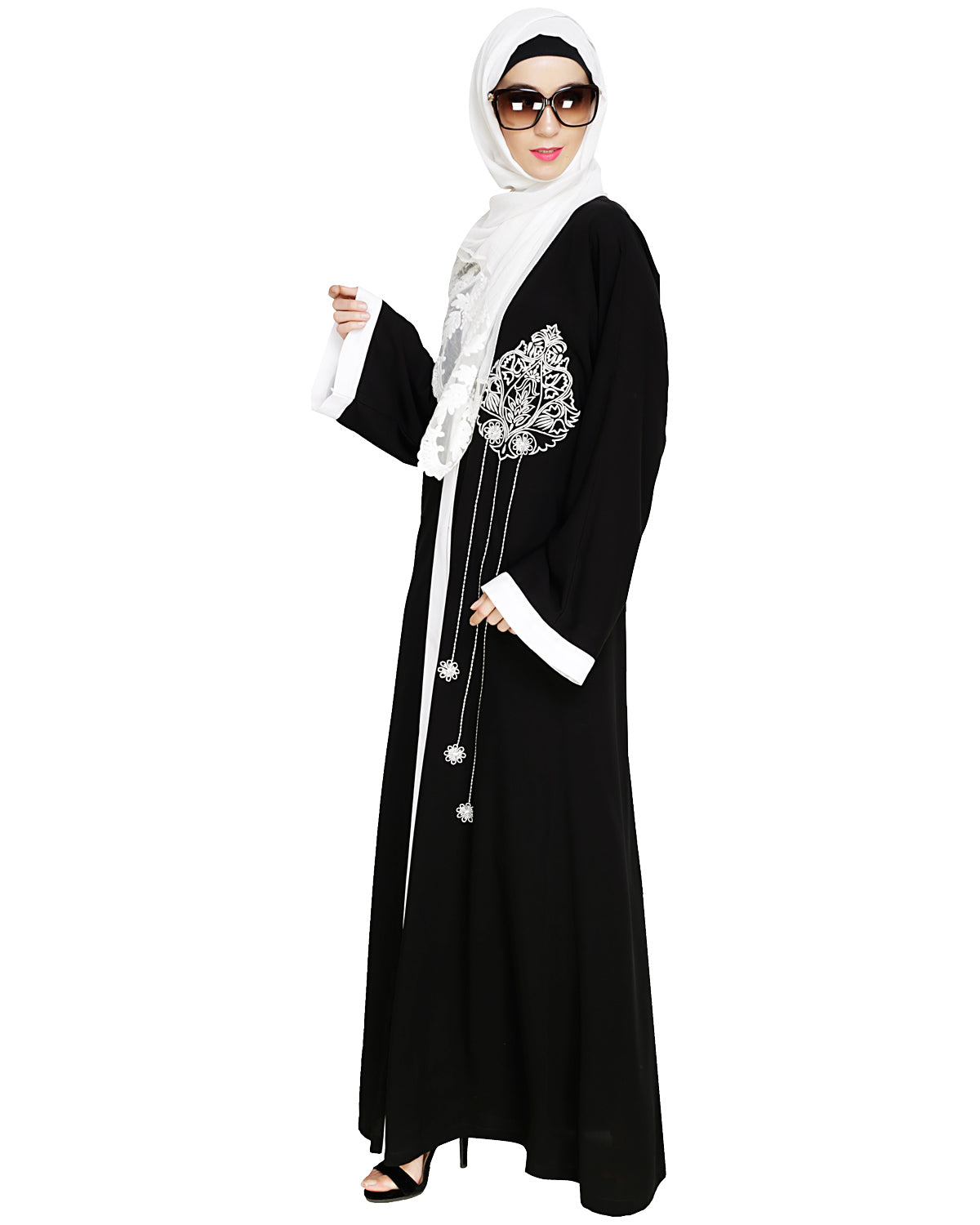 Contrast Embroidered Dubai Style Abaya