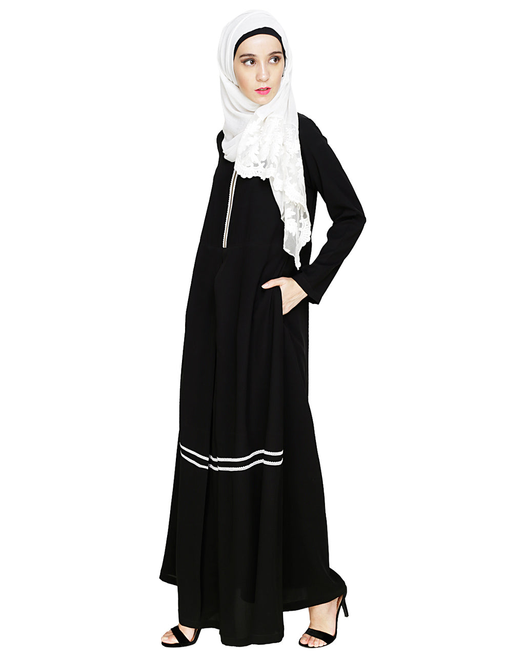 Graceful Lacy Abaya