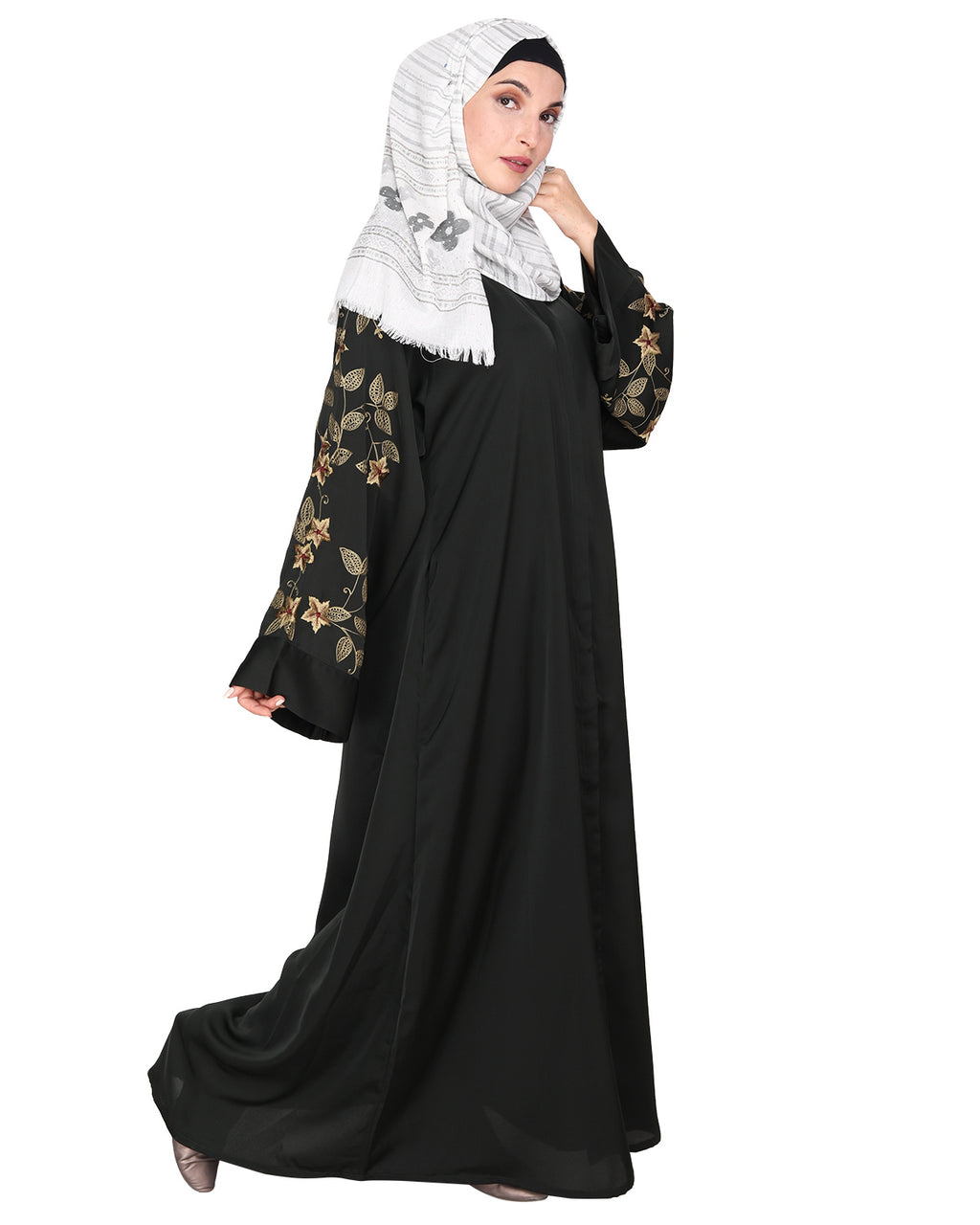 Alluring Floral Embroidery Dubai Style Abaya