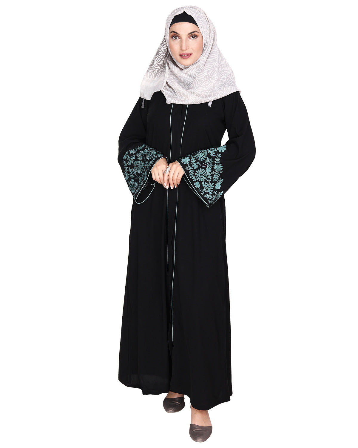 Sophisticated Abaya With Thread Embroidery