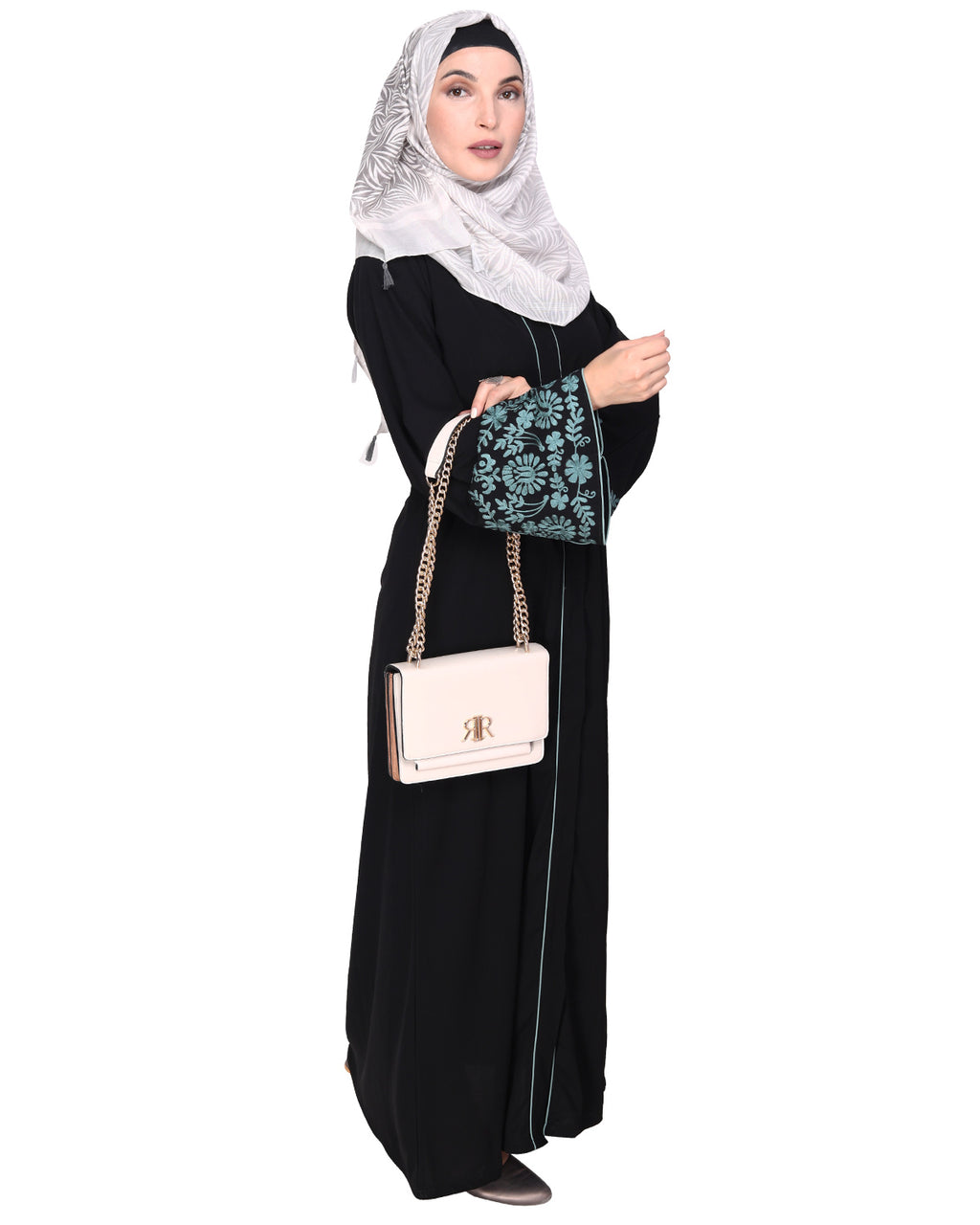 Sophisticated Abaya With Thread Embroidery