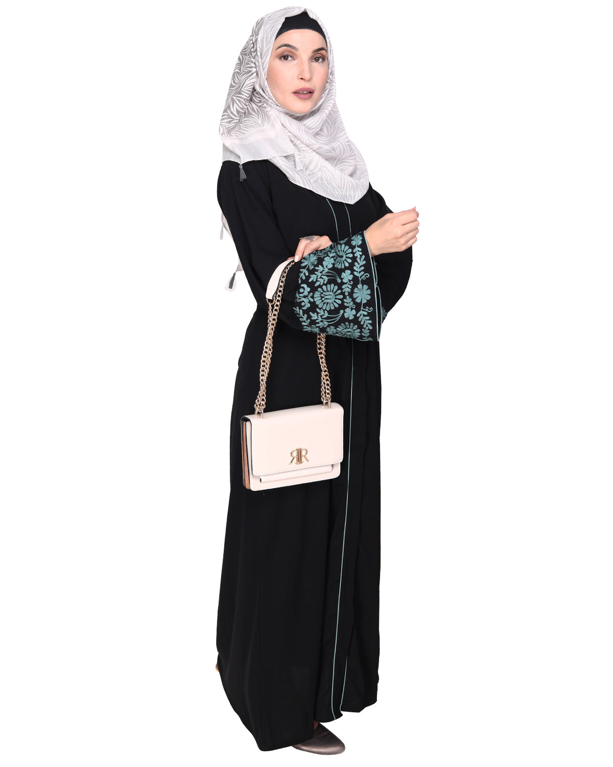 Sophisticated Abaya With Thread Embroidery