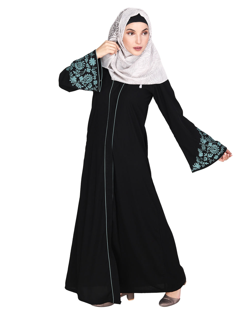 Sophisticated Abaya With Thread Embroidery