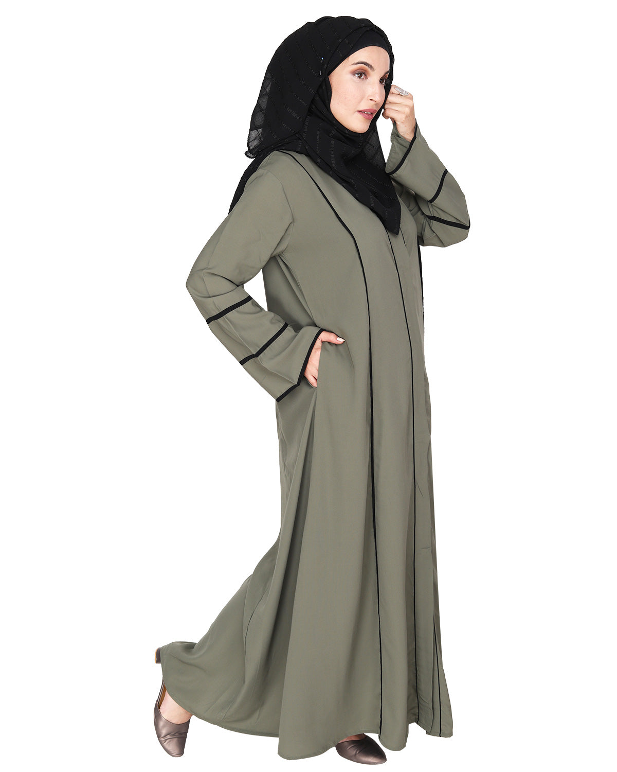 Snazzy Lace Abaya