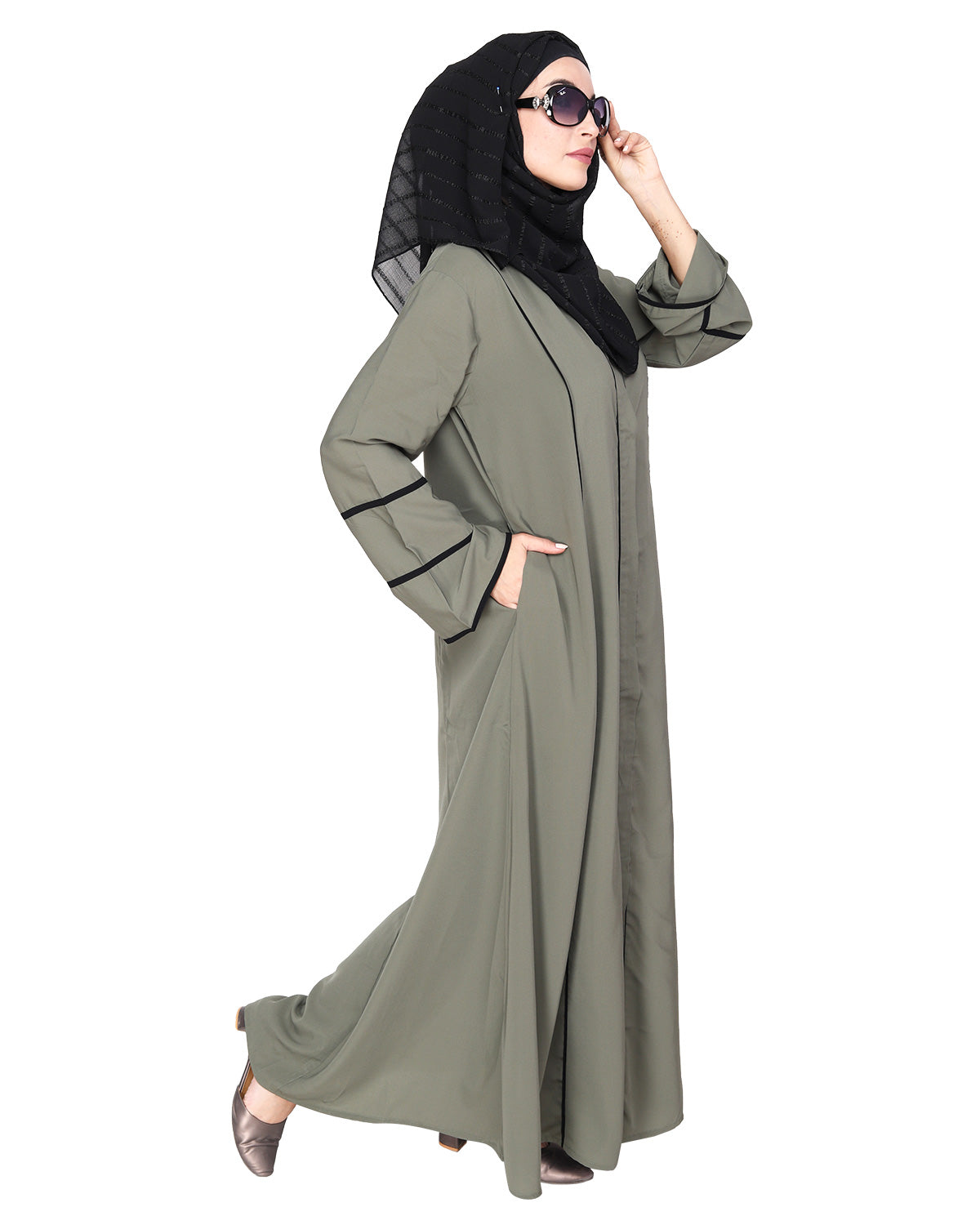 Snazzy Lace Abaya