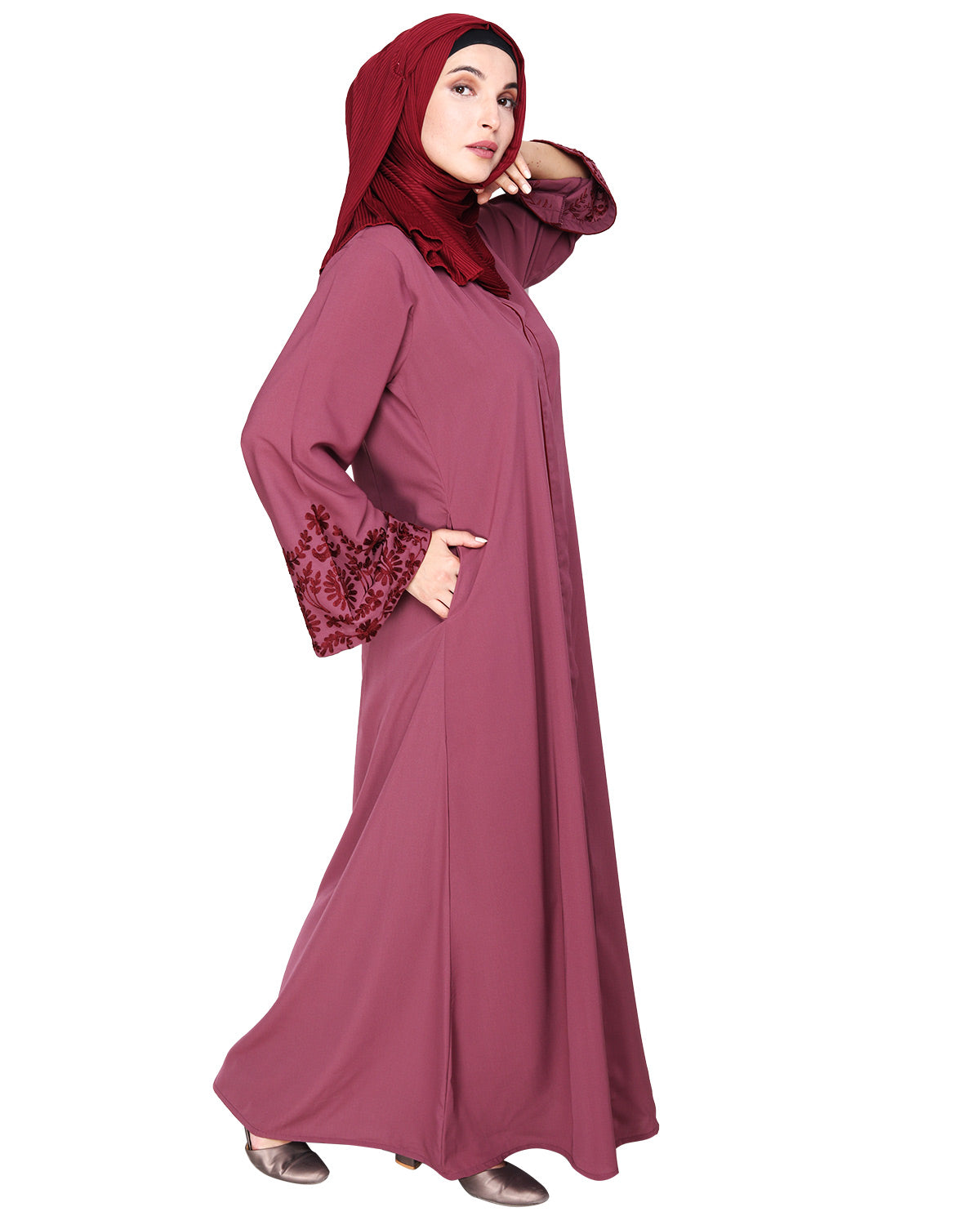 Sophisticated Abaya With Thread Embroidery